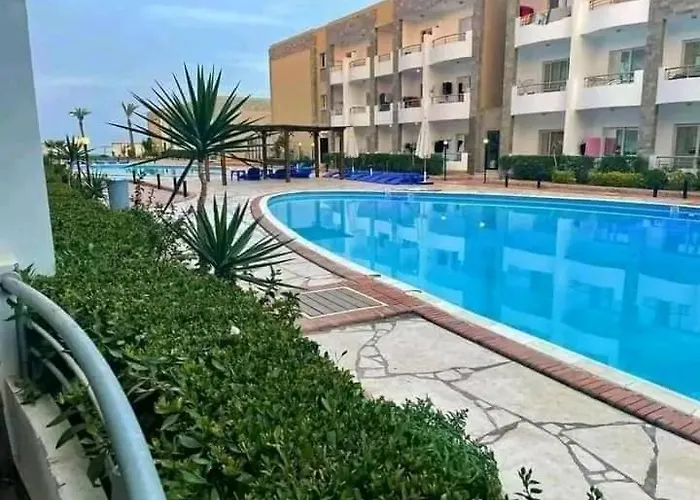 سيسليا بيتش ريزورت Apart Otel *